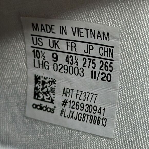 Adidas NMD R1 - Picture 9 of 11